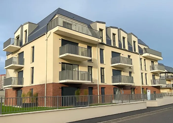 Calme Et Luxe Dans Cite Balneaire Кабур