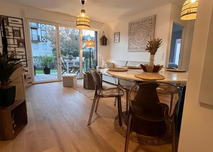 Calme Et Luxe Dans Cite Balneaire * Кабур