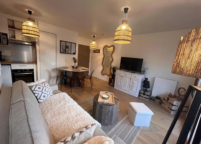 Calme Et Luxe Dans Cite Balneaire * Кабур