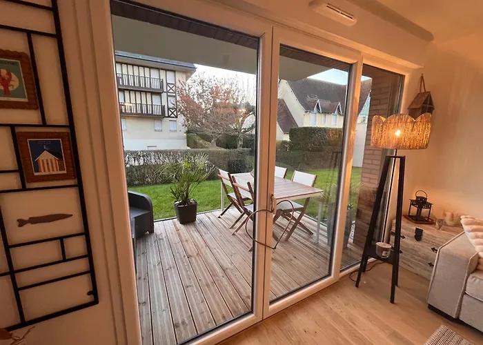 Calme Et Luxe Dans Cite Balneaire * Кабур